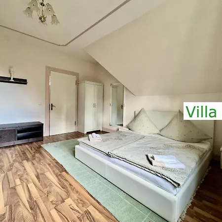 Villa Luxus Emg Dortmund In Ennepetal, Nah Duesseldorf, Koeln Mit Tennis Court, Garten, Kamin Fuer Familien Gruppen Bis 20 Personen
