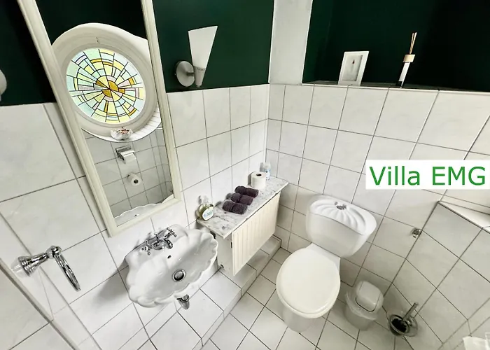 Villa Luxus Emg Dortmund In Ennepetal, Nah Duesseldorf, Koeln Mit Tennis Court, Garten, Kamin Fuer Familien Gruppen Bis 20 Personen