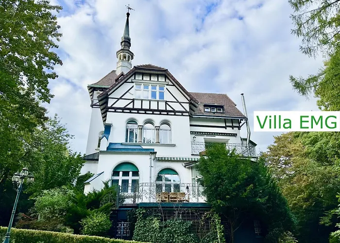Villa Luxus Emg Dortmund In Ennepetal, Nah Duesseldorf, Koeln Mit Tennis Court, Garten, Kamin Fuer Familien Gruppen Bis 20 Personen
